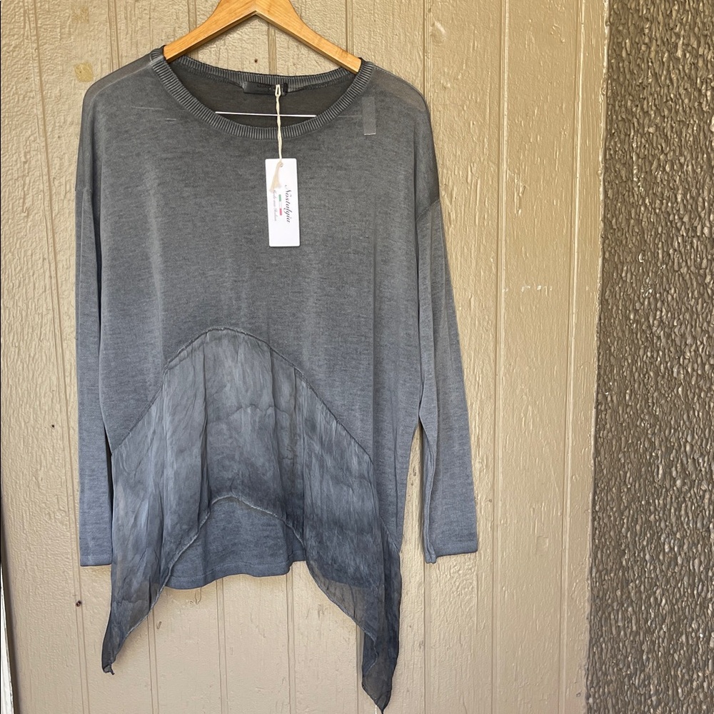 Nostalgia Made in Italy Silky Flowy Pullover in grey Size Small